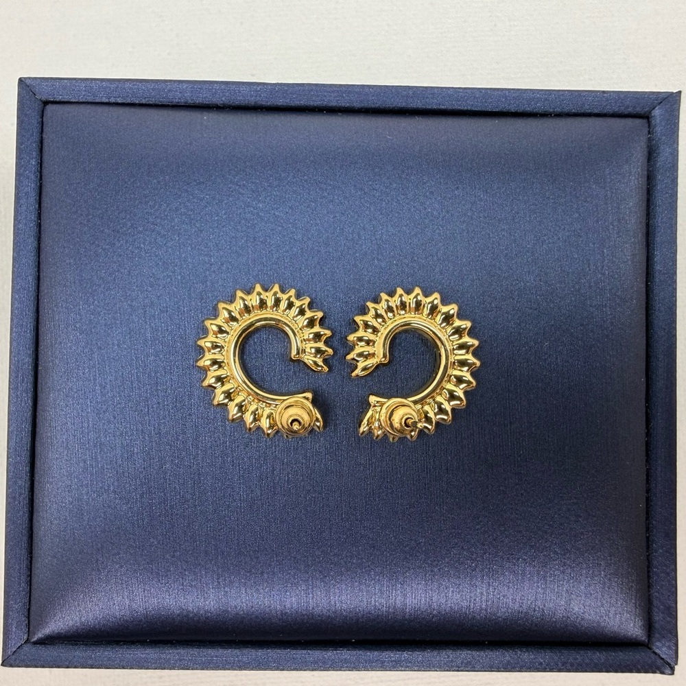 18K Genuine Yellow Gold Spiked Stud Earrings (Preowned)